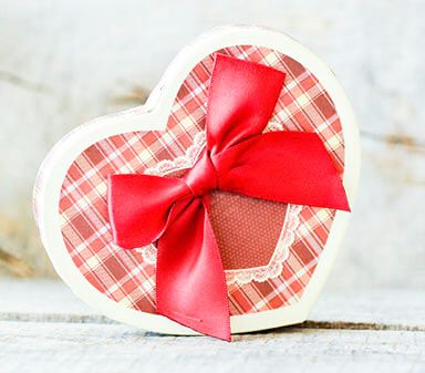 Які ідеї подарунків хлопцю на річницю стосунків?