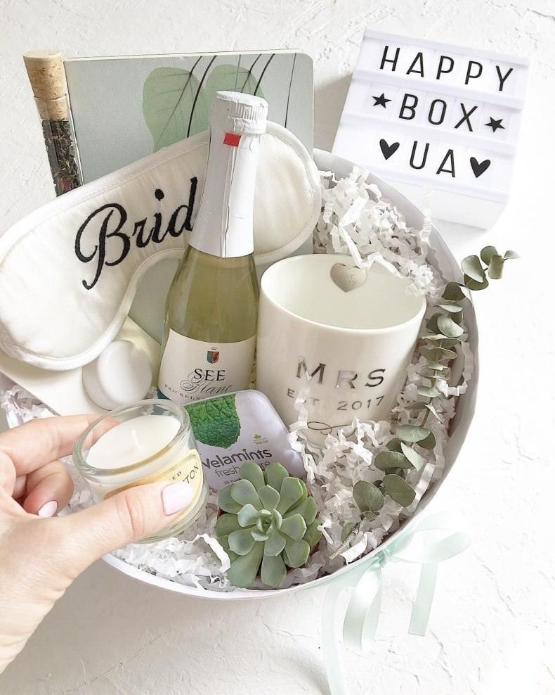 Що подарувати нареченій на дівич-вечір?