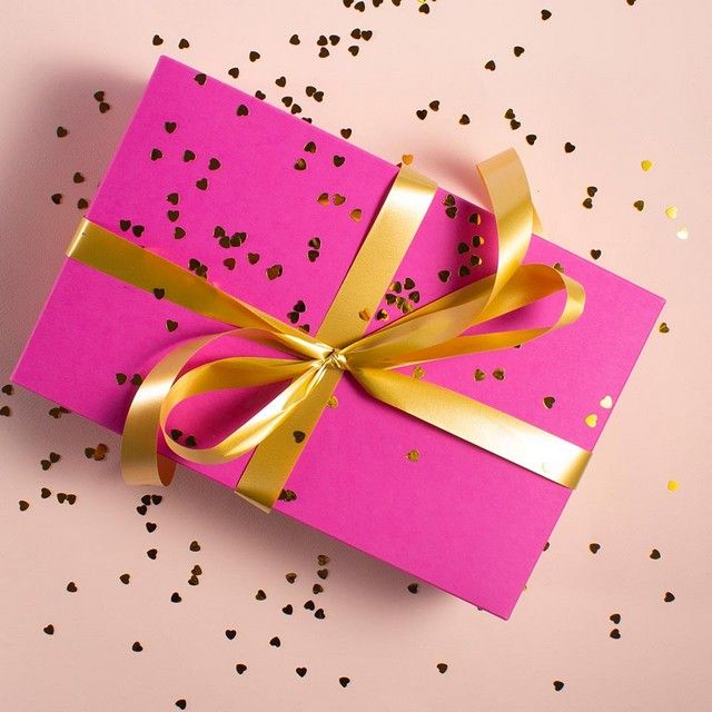 Що подарувати молодій мамі? ▷ 50 корисних і приємних ідей