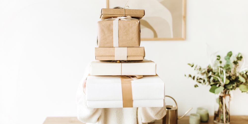 Що подарувати сусідам на новосілля?