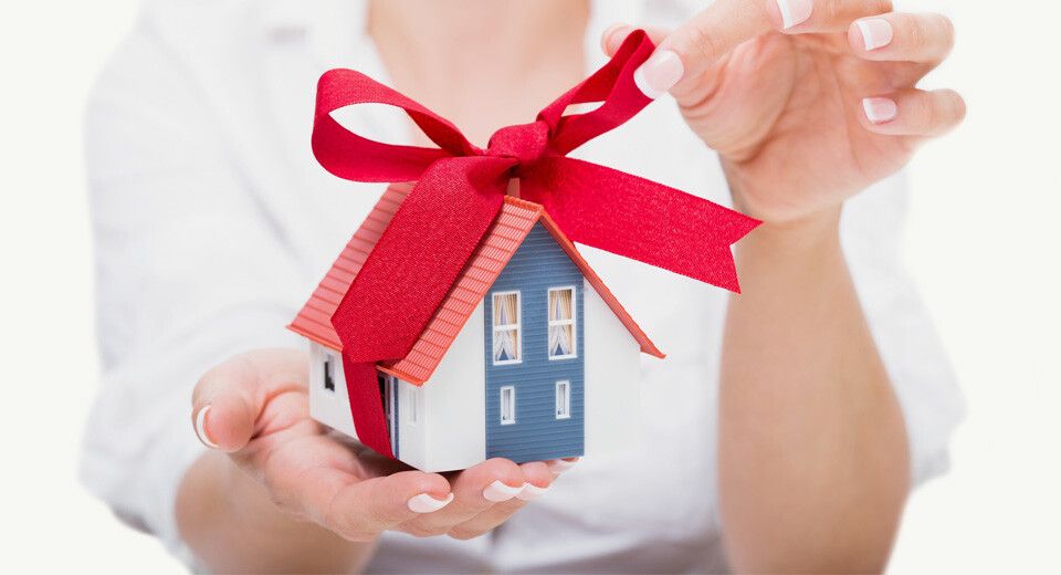 Що подарувати сусідам на новосілля?